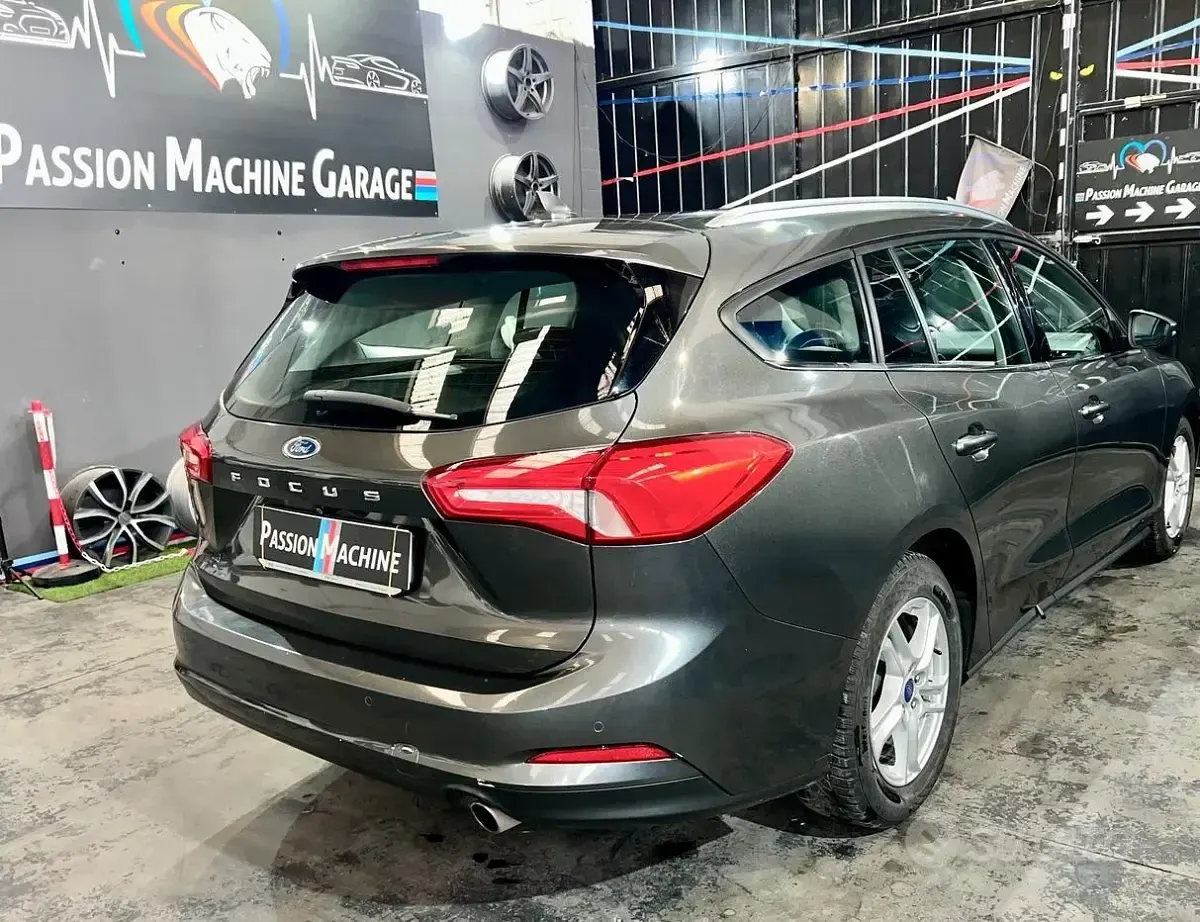 Usata Ford Focus Business Edition 120 CV (88 kW) 2020 Grigio Station wagon