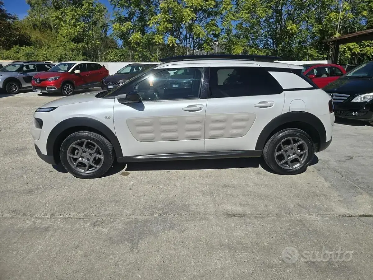 Usata Citroën C4 Shine 99 CV (72 kW) 2015 Bianco SUV