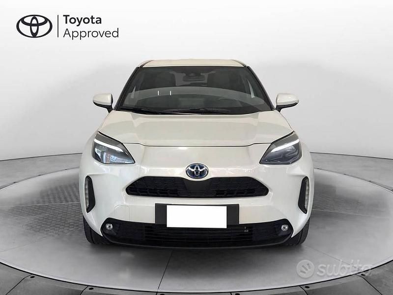 Usata Toyota Yaris Cross Trend 116 CV (85 kW) 2022 Pearl white SUV