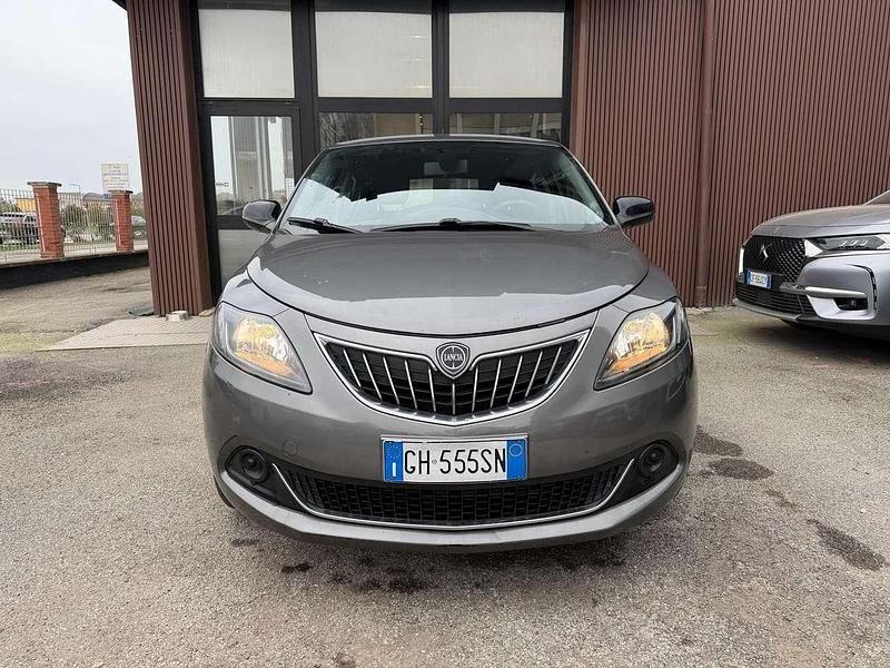 Usata Lancia Ypsilon Silver 69 CV (50 kW) 2022 Grigio Utilitaria