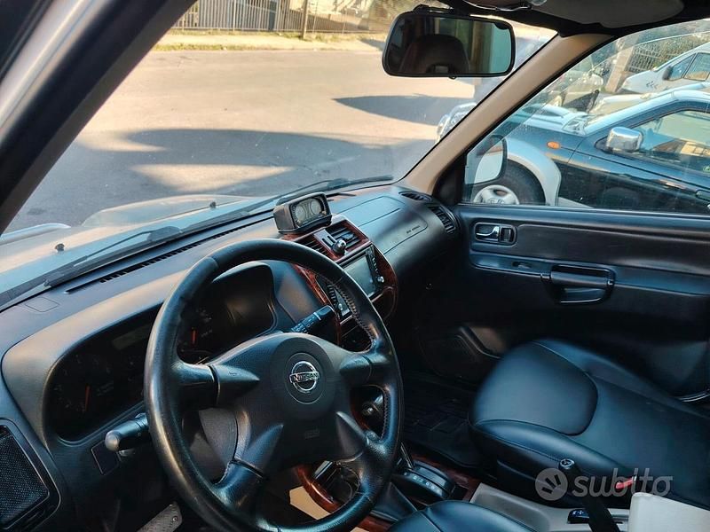 Usata Nissan Terrano 154 CV (113 kW) 2004 Grigio SUV