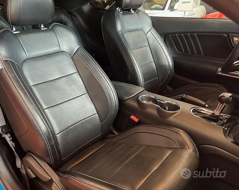 Usata Ford Mustang Fastback 317 CV (233 kW) 2018 Azzurro Coupé