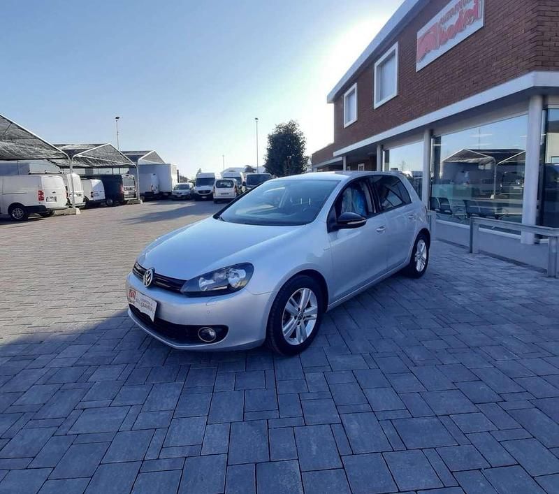 Usata VW Golf VII Highline 105 CV (77 kW) 2012 Argento Berlina
