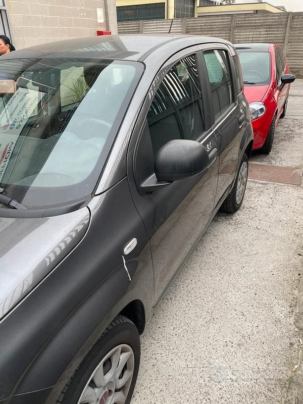 Usata Fiat Panda 85 CV (62 kW) 2018 Grigio Utilitaria