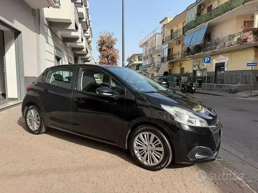 Usata Peugeot 208 Allure 75 CV (55 kW) 2018 Nero Utilitaria