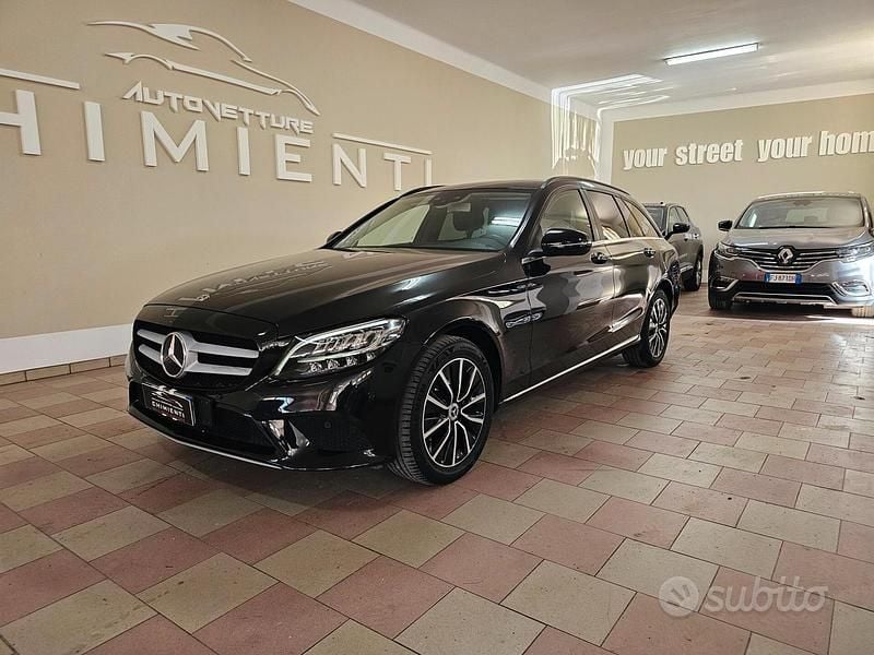 Usata Mercedes C180 122 CV (89 kW) 2020 Nero Station wagon