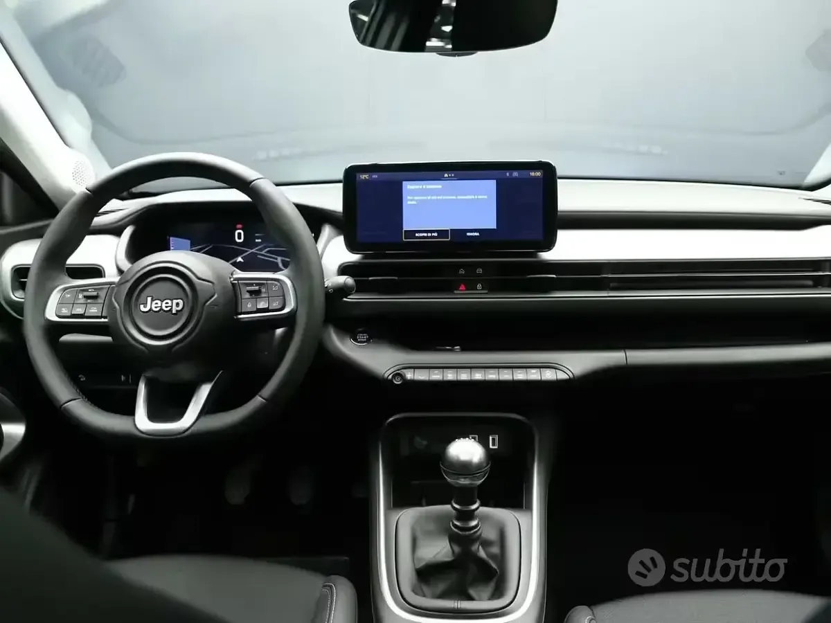 Nuova Jeep Avenger Summit 101 CV (74 kW) 2025 Grigio SUV
