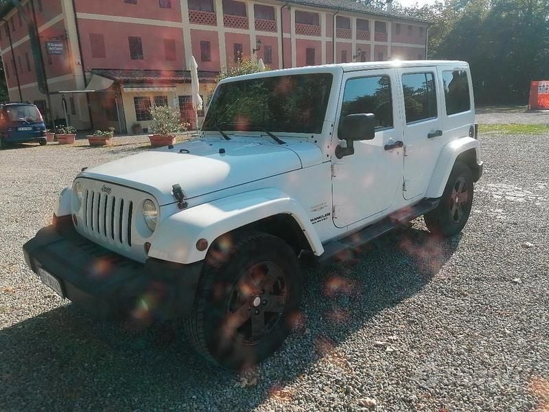Usata Jeep Wrangler Sahara 200 CV (147 kW) 2012 Bianco SUV