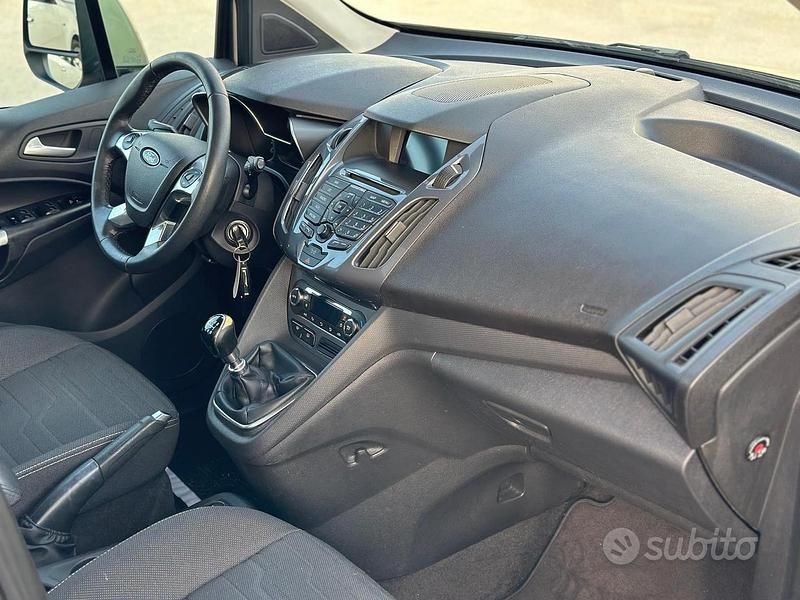 Usata Ford Tourneo Connect Titanium 115 CV (84 kW) 2015 Grigio Monovolume