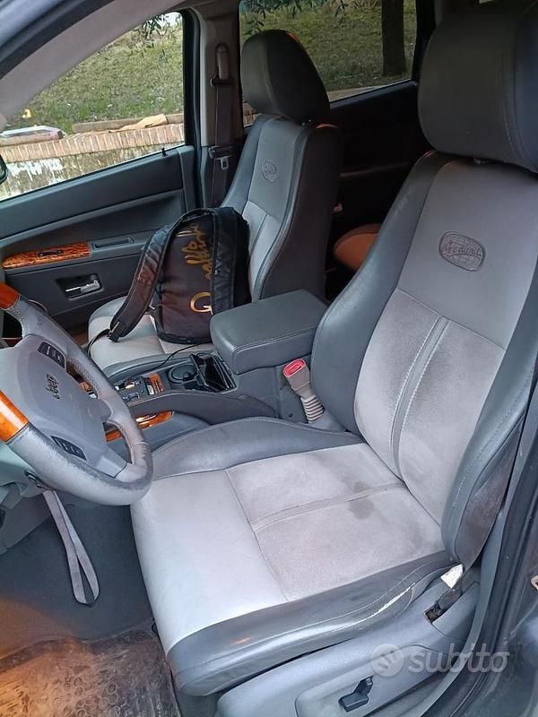 Usata Jeep Grand Cherokee 218 CV (160 kW) 2006 Grigio SUV