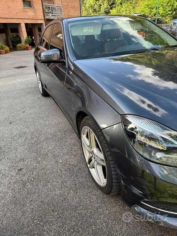 Usata Mercedes E220 2014 Grigio Berlina
