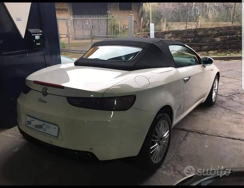 Usata Alfa Romeo Spider 170 CV (125 kW) 2009 Bianco Cabrio