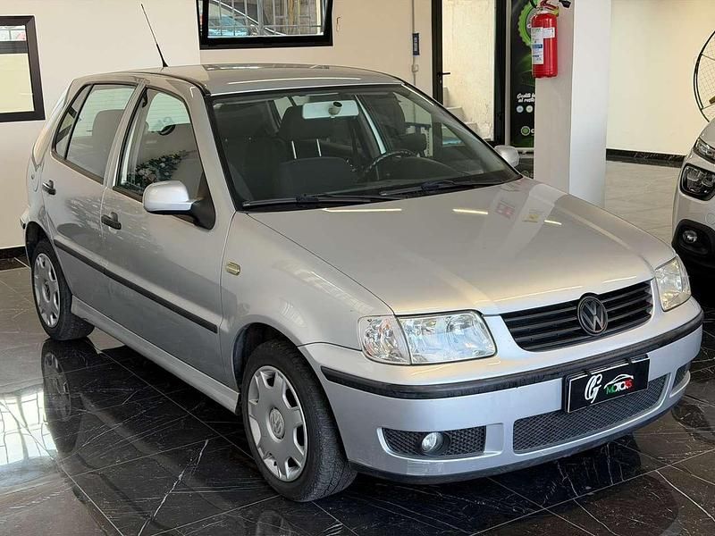 Usata VW Polo Comfortline 60 CV (44 kW) 2001 Argento Berlina