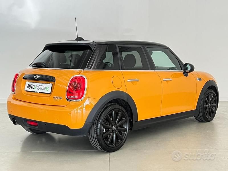 Usata Mini Cooper Hype 136 CV (100 kW) 2018 Arancione Utilitaria