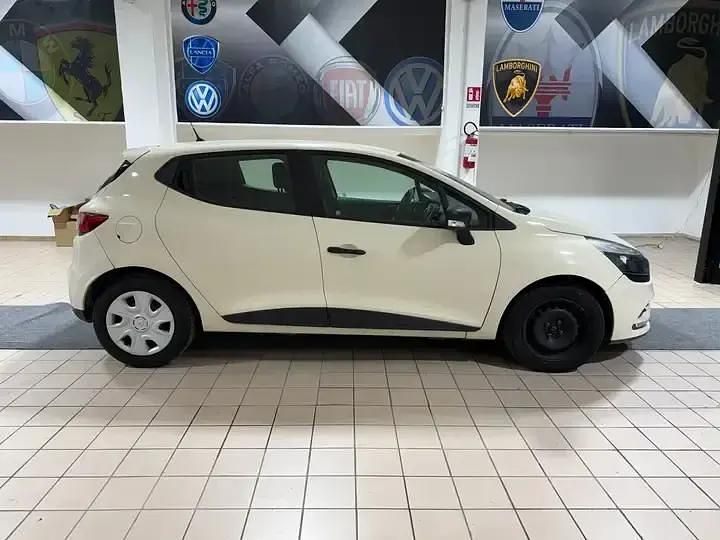 Occasion Renault Clio IV Intens 75 PK (55 kW) 2019 Beige Sedan
