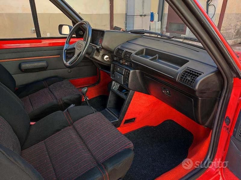 Usata Peugeot 205 115 CV (84 kW) 1988 Rosso Cabrio