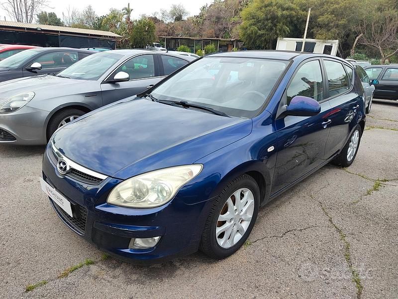 Usata Hyundai i30 115 CV (84 kW) 2009 Blu Berlina