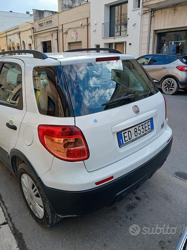 Usata Fiat Sedici 135 CV (99 kW) 2012 Bianco SUV