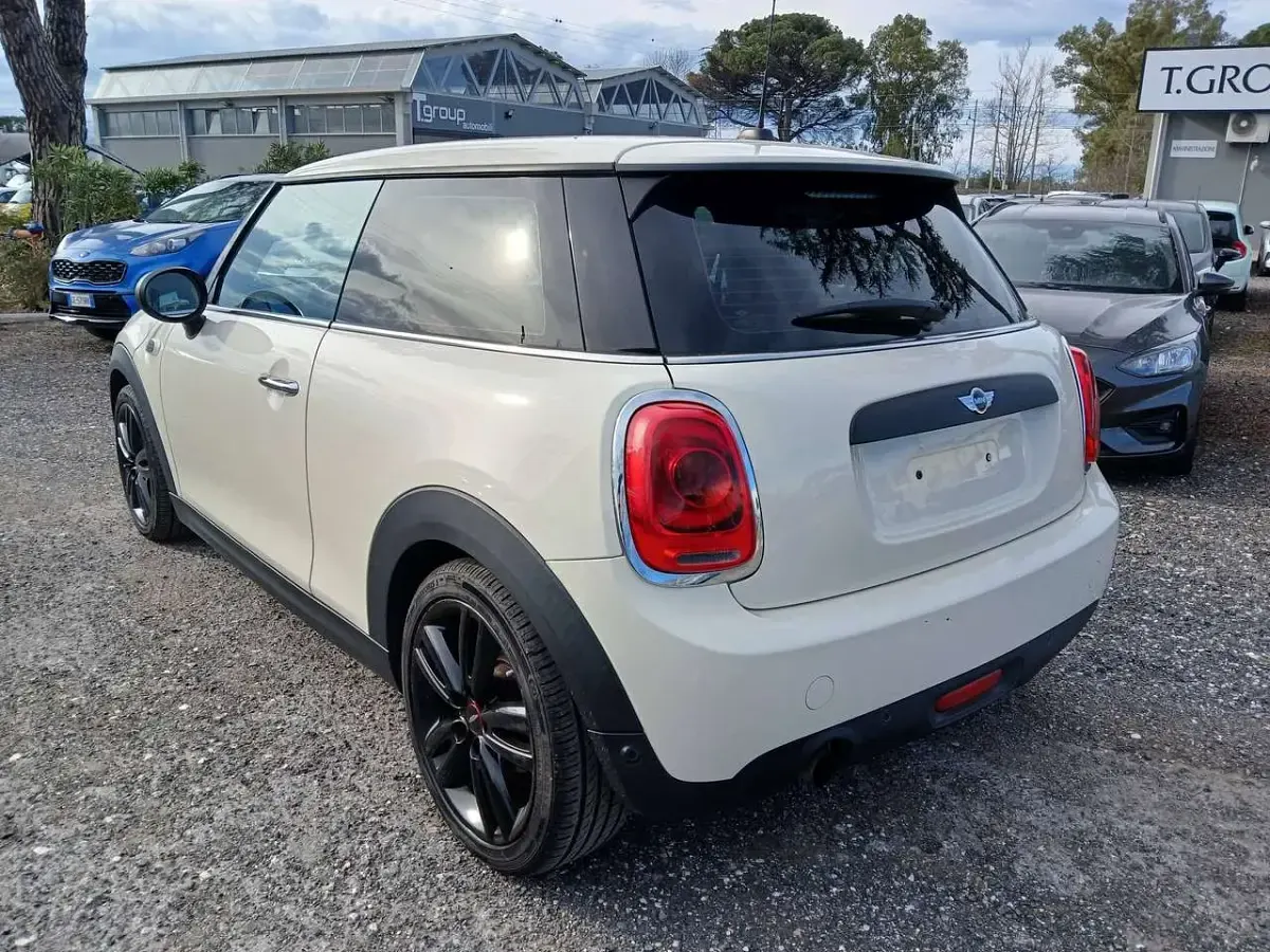 Usata Mini ONE 75 CV (55 kW) 2017 Bianco Utilitaria