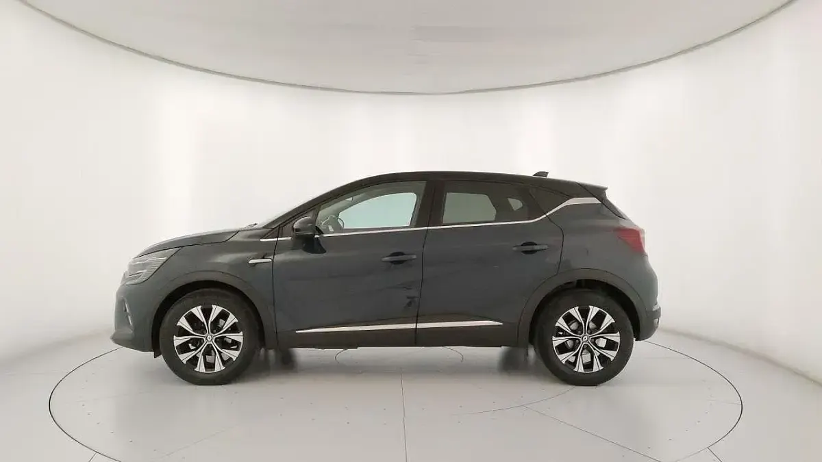 Usata Renault Captur Techno 101 CV (74 kW) 2023 Blu SUV