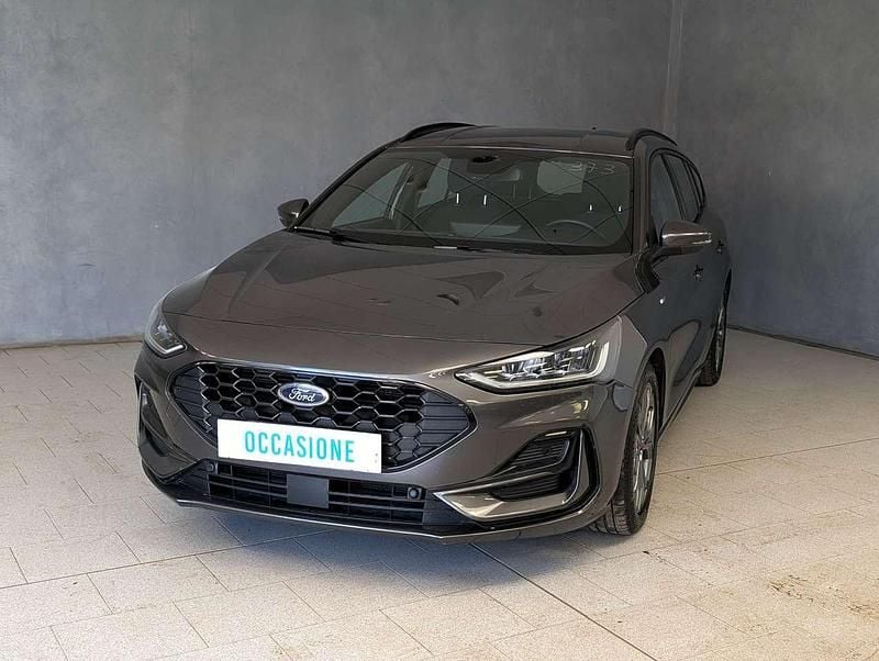 Usata Ford Focus ST-Line 116 CV (85 kW) 2023 Grigio Station wagon