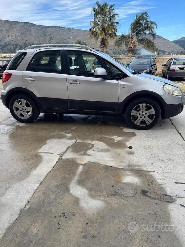 Usata Fiat Sedici 107 CV (78 kW) 2007 Grigio SUV