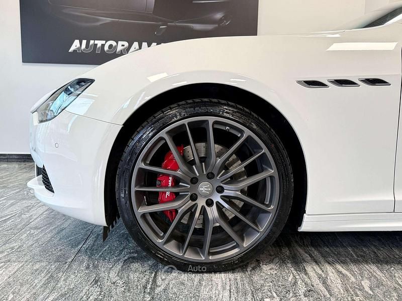 Usata Maserati Ghibli 275 CV (202 kW) 2016 Bianco Berlina