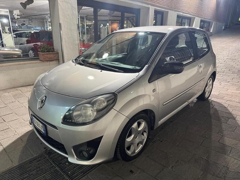 Usata Renault Twingo Dynamique 75 CV (55 kW) 2011 Gray Utilitaria