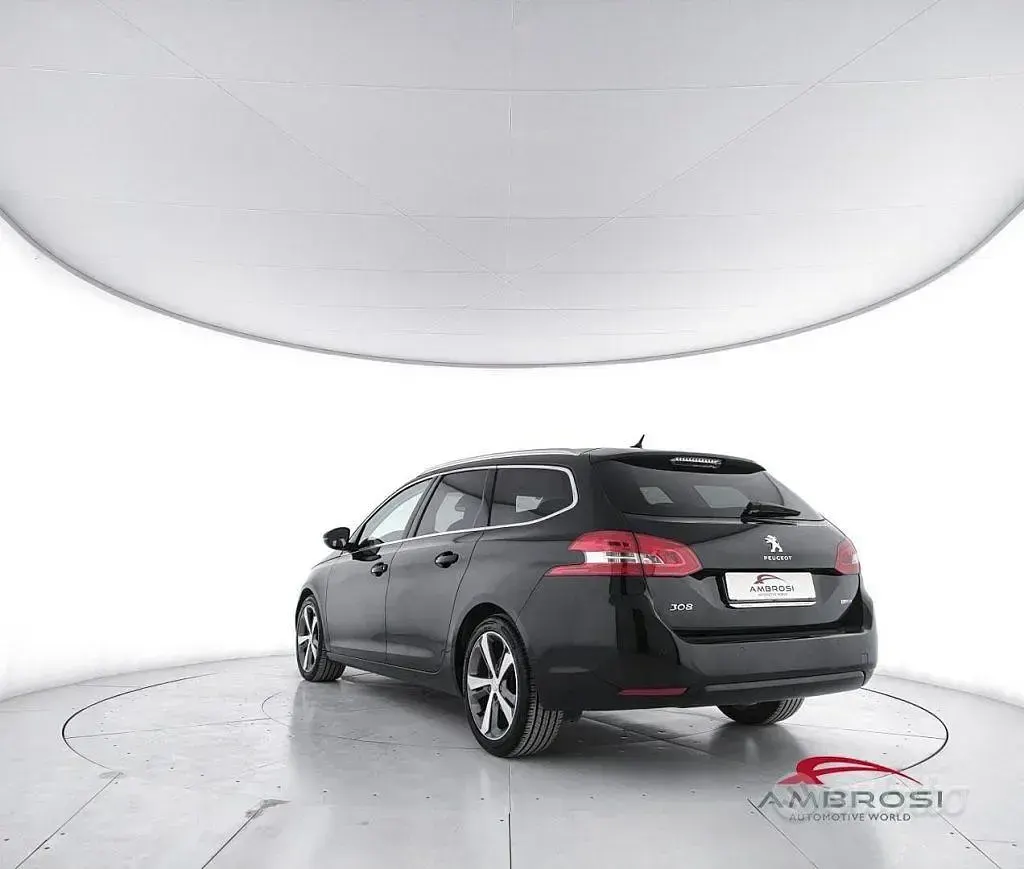 Usata Peugeot 308 SW Allure 120 CV (88 kW) 2016 Nero Station wagon