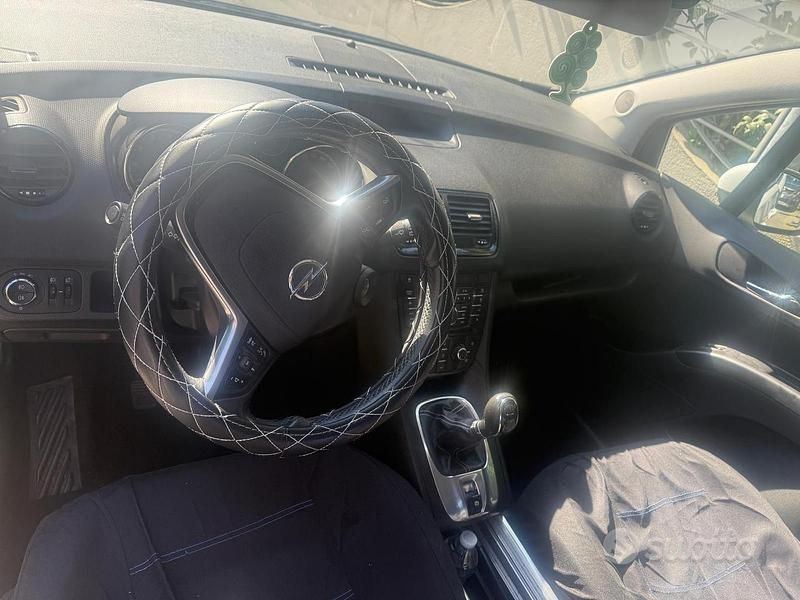 Usata Opel Meriva 120 CV (88 kW) 2013 Bianco Monovolume