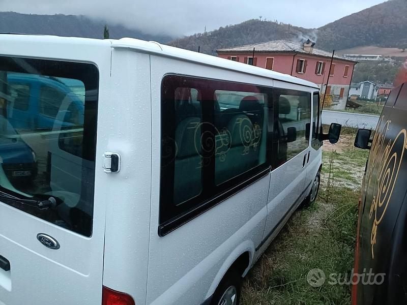 Begagnad Ford Transit 2011 Vit Sedan
