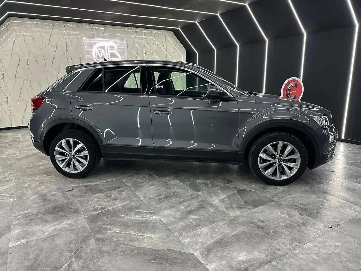 Begagnad VW T-Roc Business 150 HK (110 kW) 2021 Grå SUV
