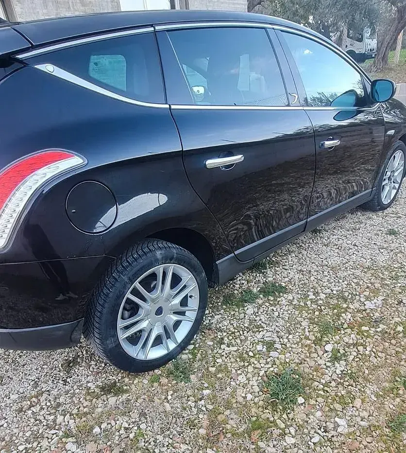 Usata Lancia Delta 165 CV (121 kW) 2008 Nero Utilitaria