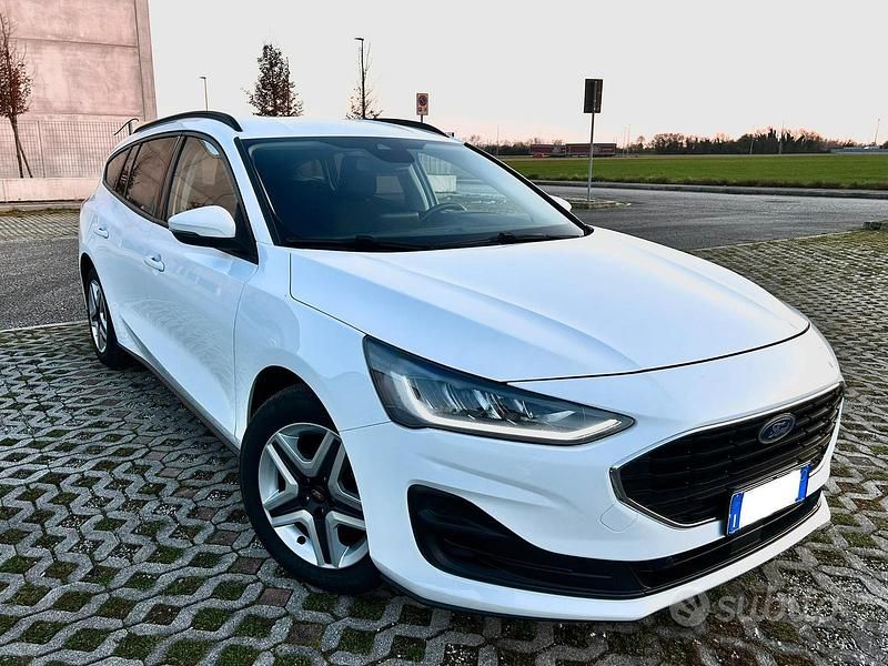 Usata Ford Focus 120 CV (88 kW) 2022 Bianco Station wagon