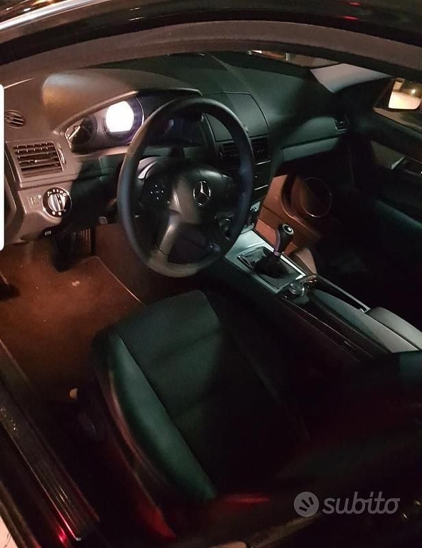 Usata Mercedes C220 170 CV (125 kW) 2007 Nero Berlina
