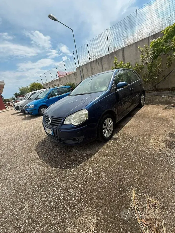 Usata VW Polo Trendline 69 CV (50 kW) 2005 Blu Utilitaria