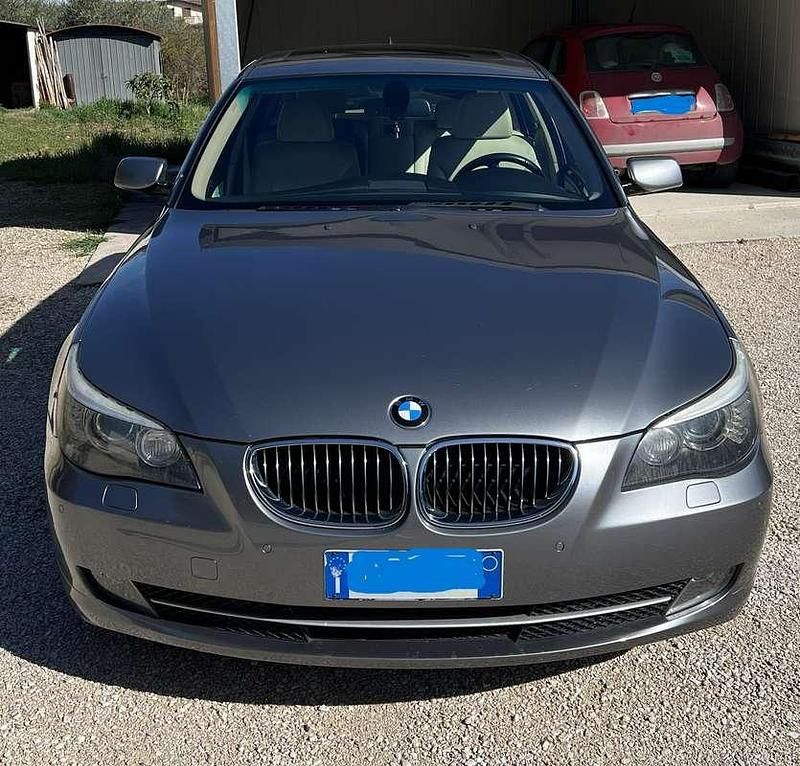 Usata BMW 530 235 CV (172 kW) 2007 Grigio Station wagon