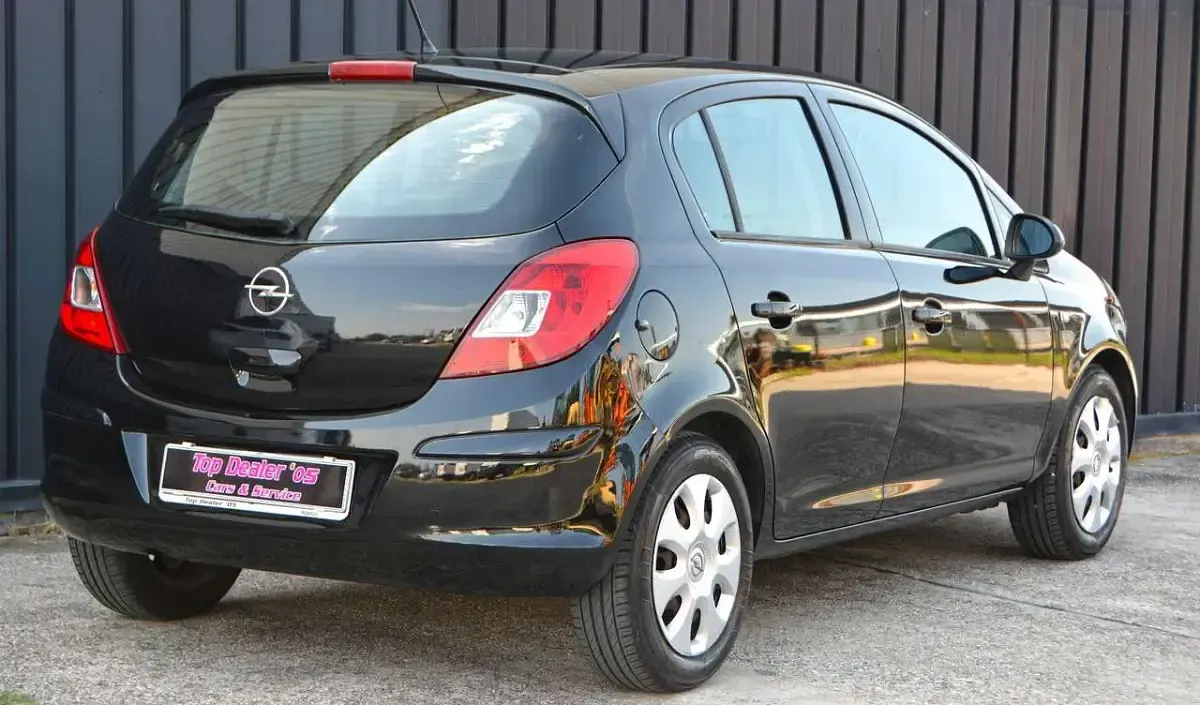 Usata Opel Corsa Club 80 CV (58 kW) 2008 Nero Utilitaria