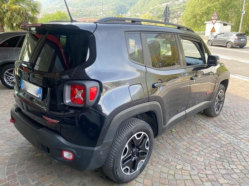Usata Jeep Renegade Trailhawk 170 CV (125 kW) 2016 Nero SUV