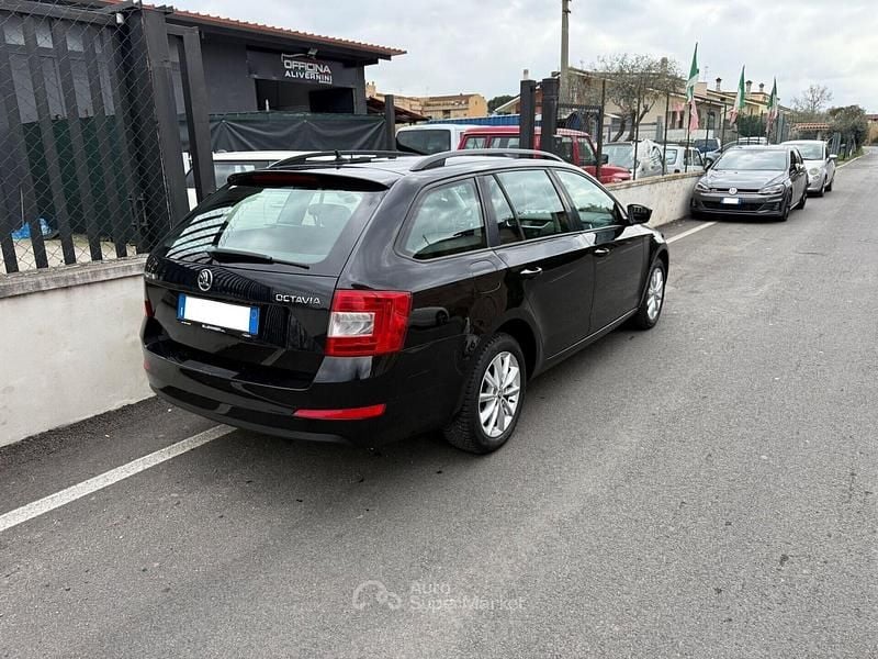 Usata Skoda Octavia Elegance 105 CV (77 kW) 2015 Nero Station wagon