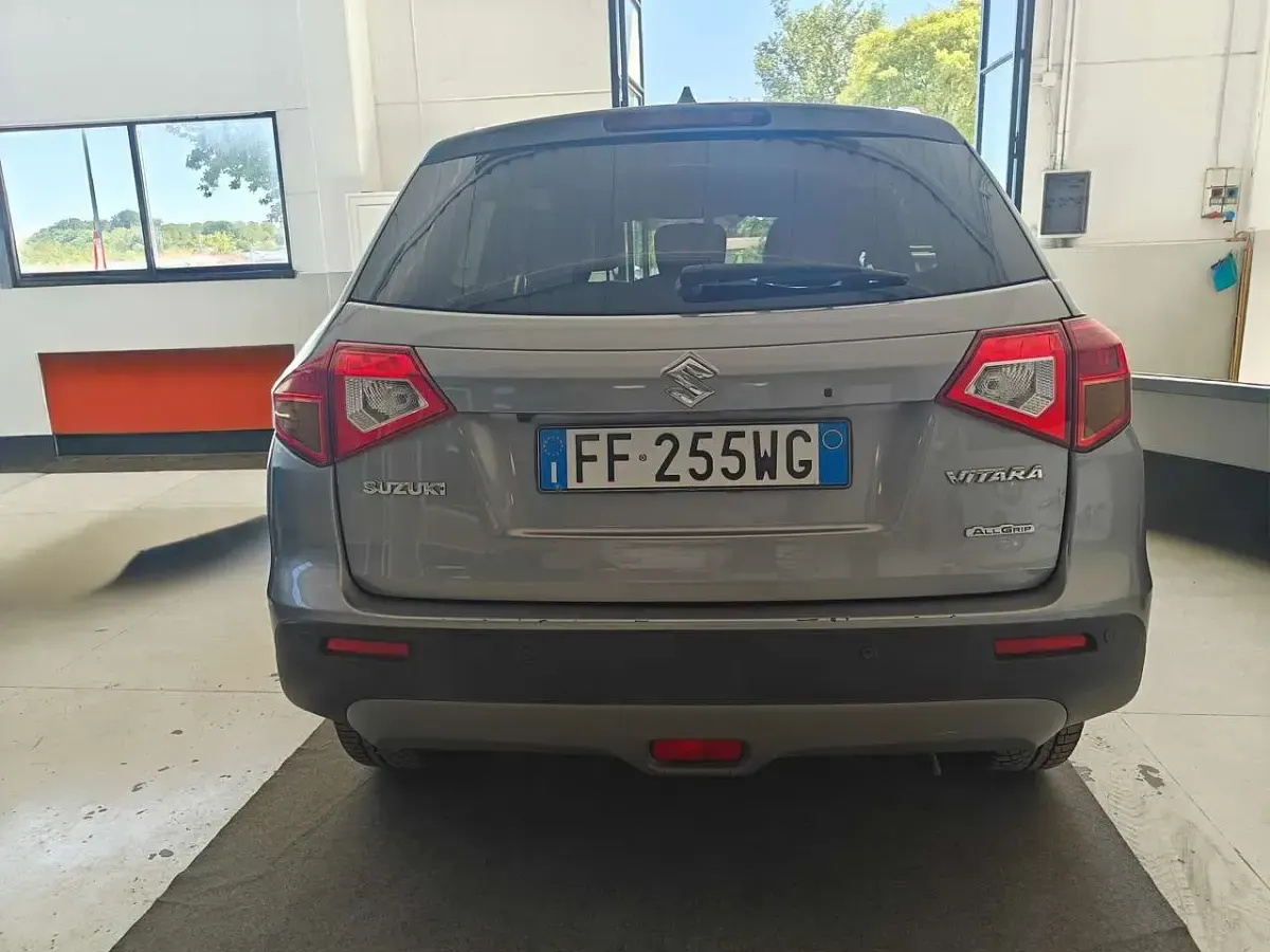 Usata Suzuki Vitara 120 CV (88 kW) 2016 Grigio SUV