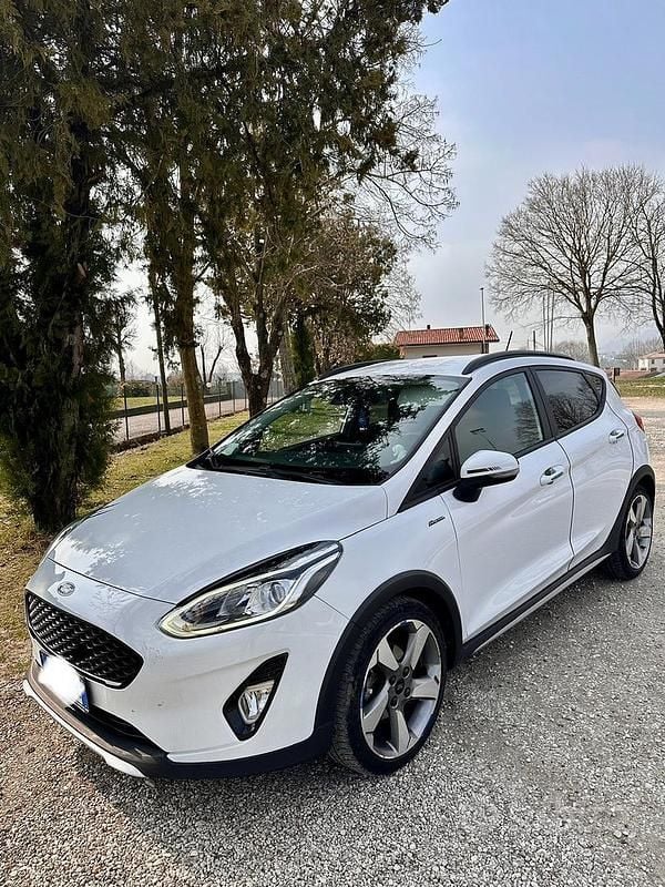 Usata Ford Fiesta Active 85 CV (62 kW) 2018 Utilitaria