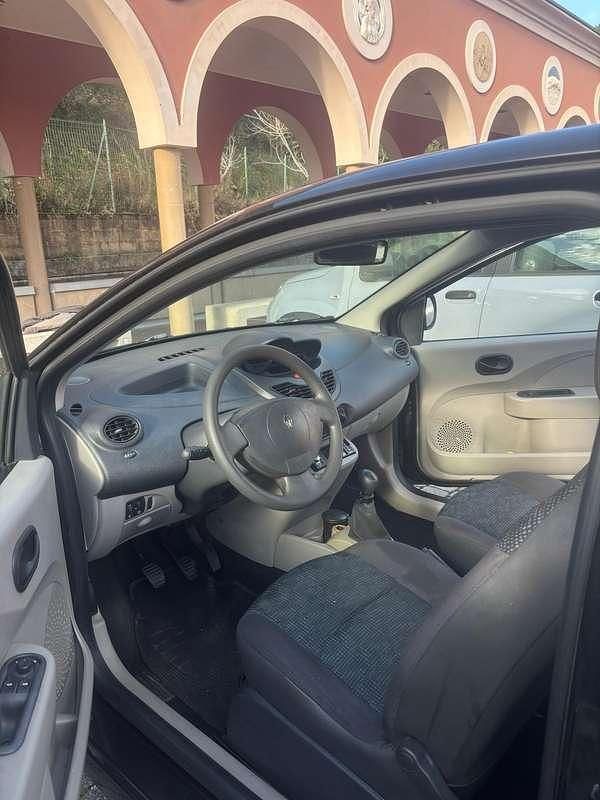 Usata Renault Twingo Dynamique 58 CV (42 kW) 2007 Nero Utilitaria