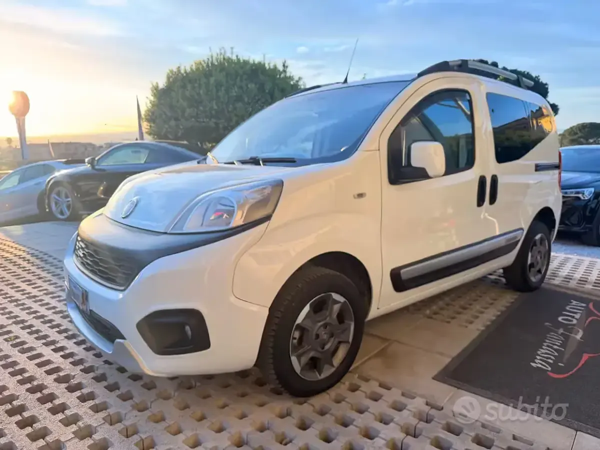 Usata Fiat Qubo Trekking 95 CV (69 kW) 2017 Bianco Monovolume