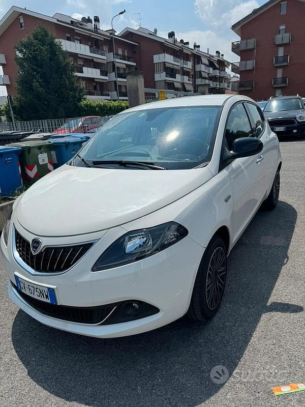 Usata Lancia Ypsilon 2024 Bianco Utilitaria