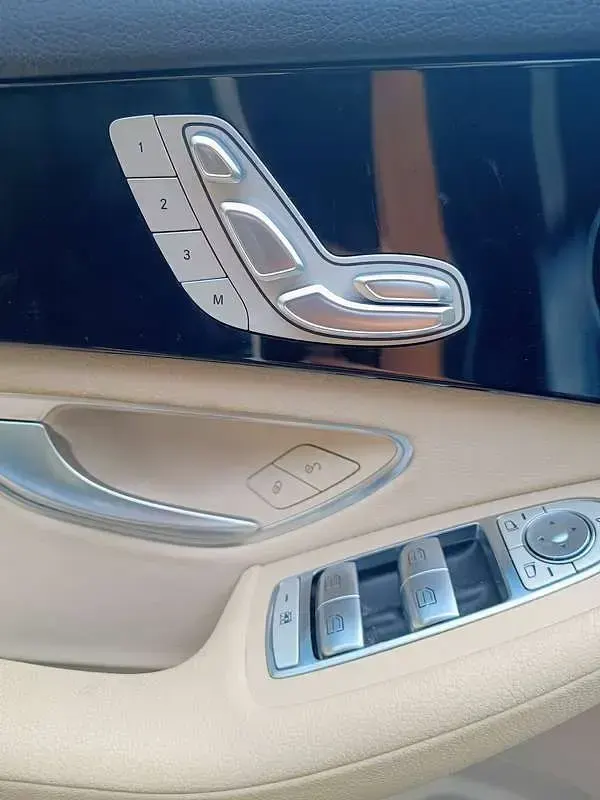 Usata Mercedes GLC200 163 CV (119 kW) 2020 Blu/azzurro SUV
