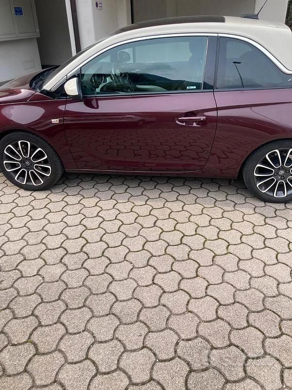 Usata Opel Adam Glam 70 CV (51 kW) 2018 Utilitaria