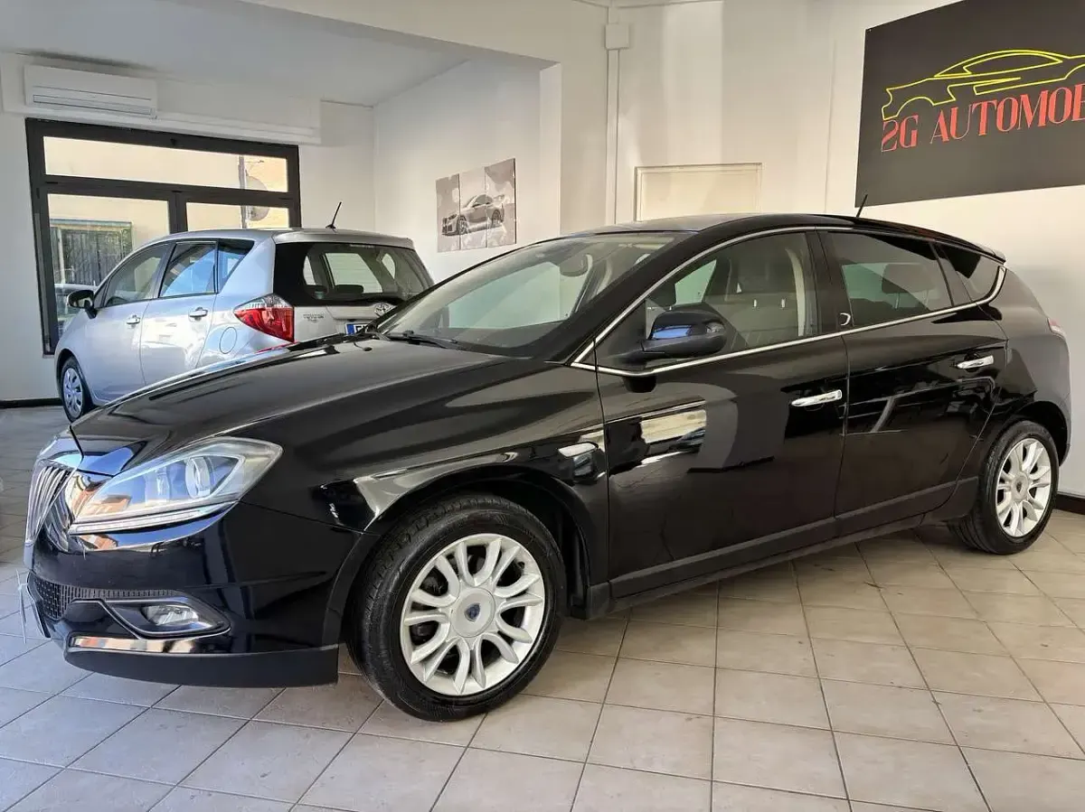 Usata Lancia Delta Gold 105 CV (77 kW) 2012 Other Utilitaria