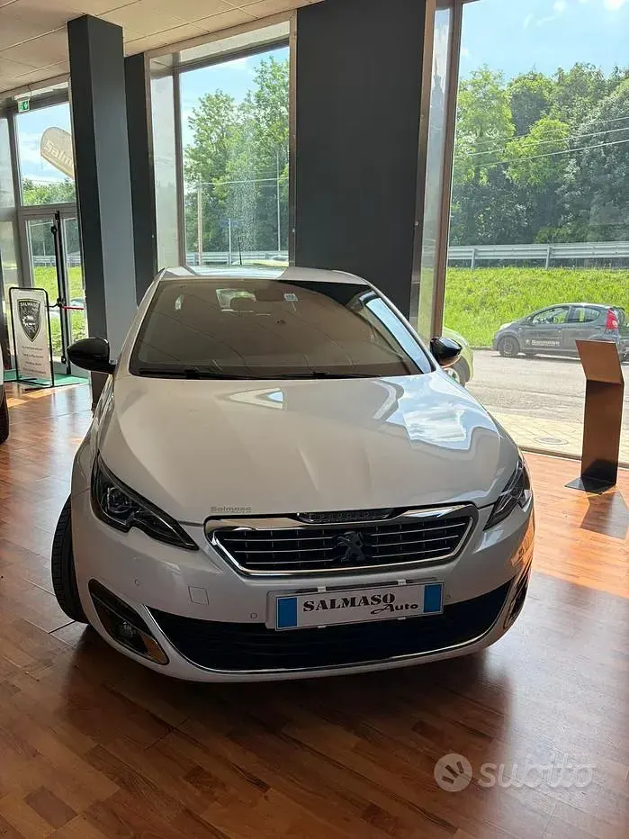 Usata Peugeot 308 GT-line 120 CV (88 kW) 2016 Bianco Berlina