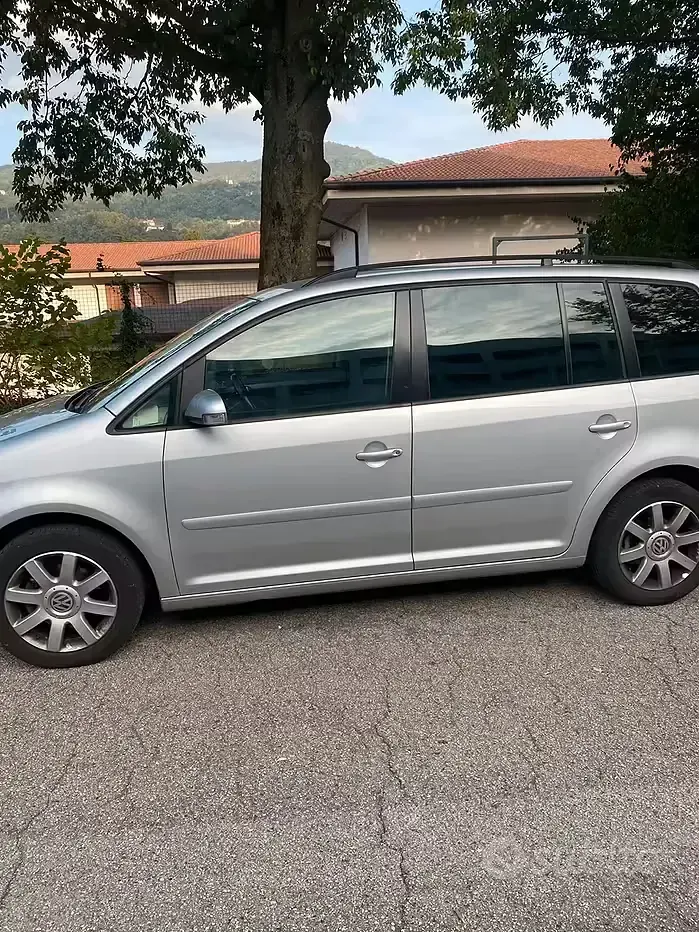 Usata VW Touran 140 CV (102 kW) 2006 Grigio Monovolume